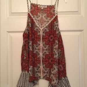 Red patterned tank